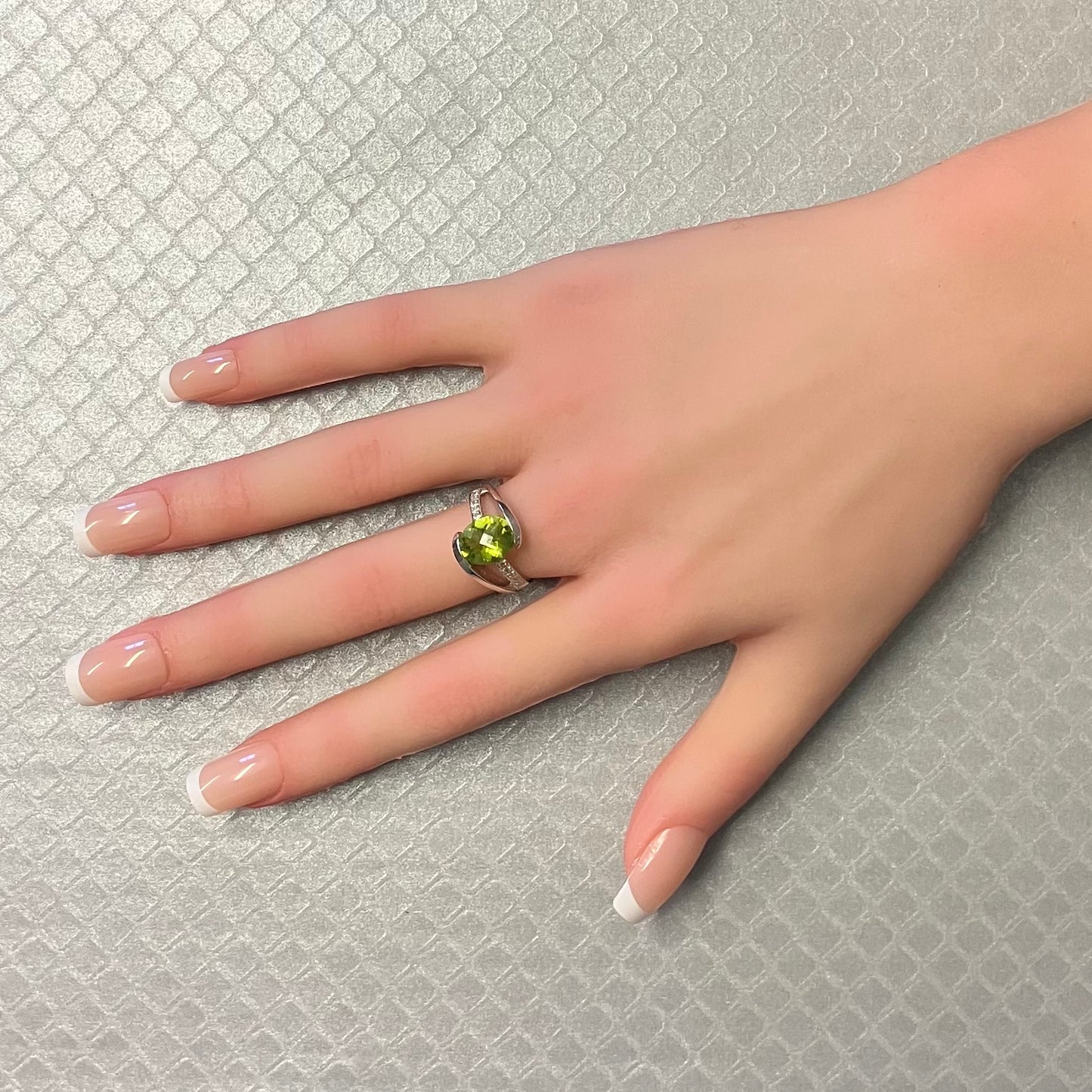 Preowned White Gold and Peridot Ring