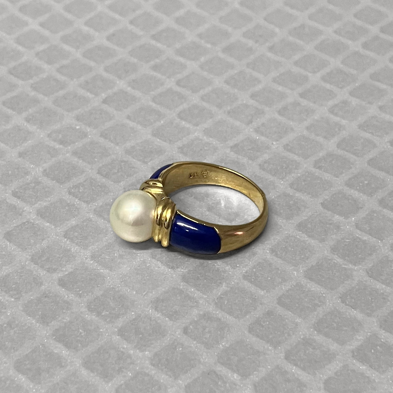 Preowned Yellow Gold Pearl and Lapis Ring