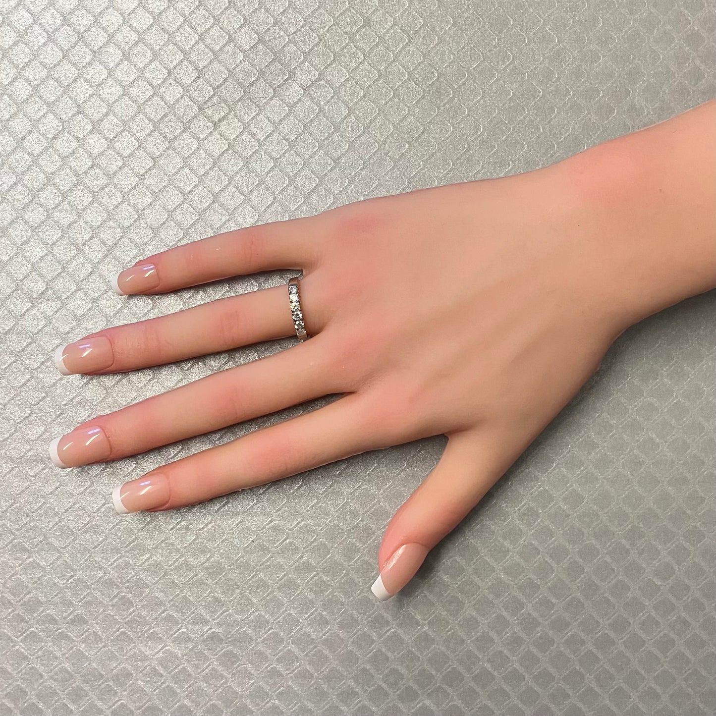 Preowned White Gold and Diamond Ring