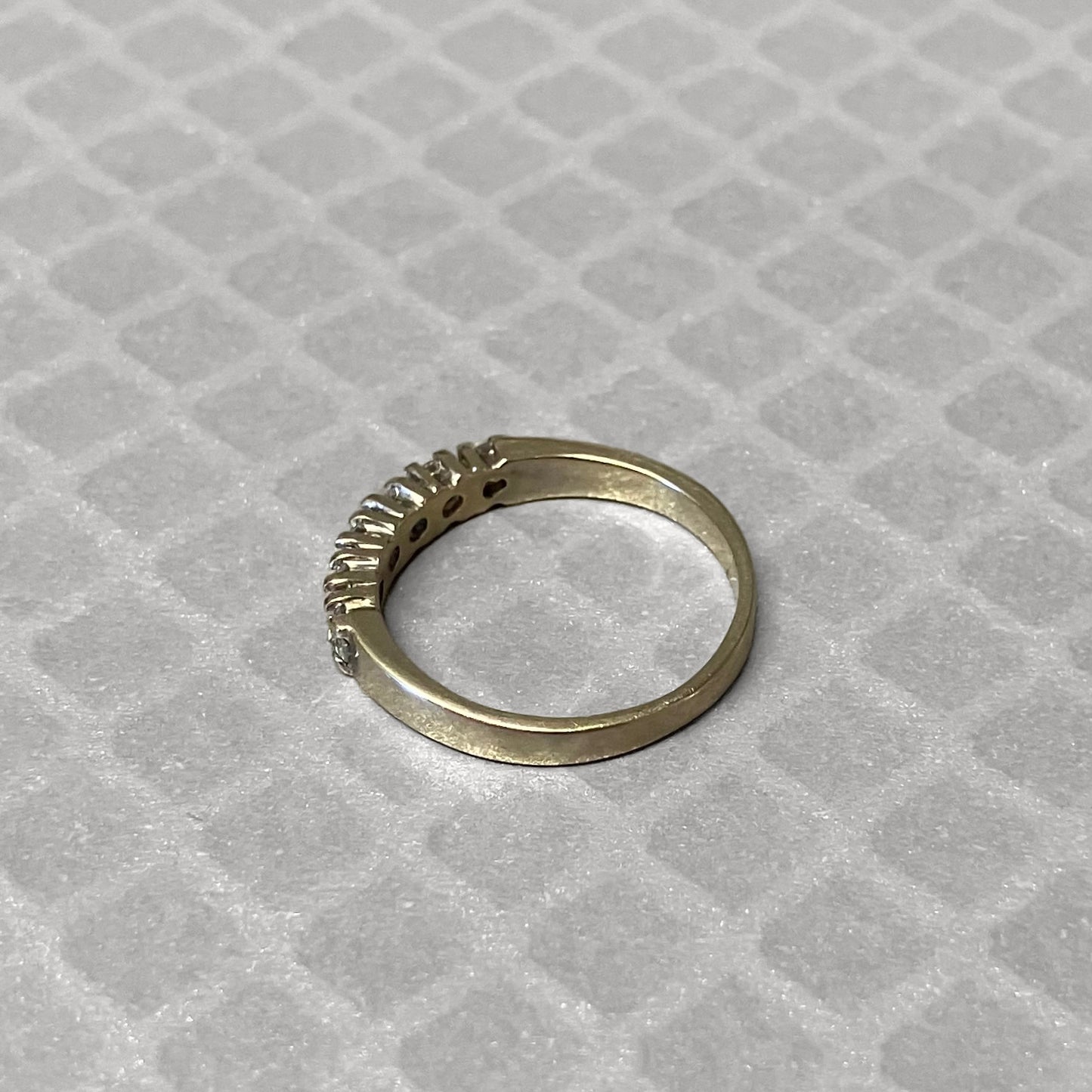 Preowned White Gold and Diamond Ring
