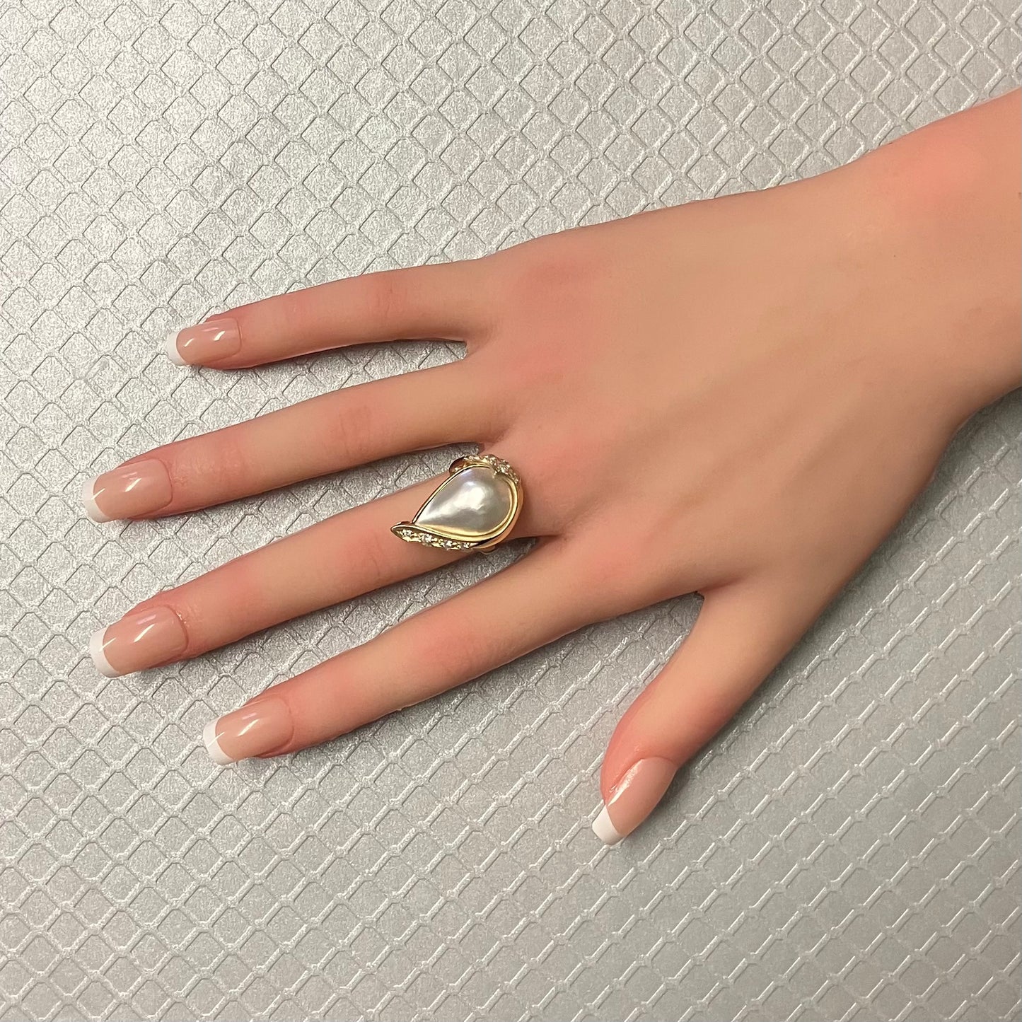 Preowned Yellow Gold Mabe' Pearl and Diamond Ring