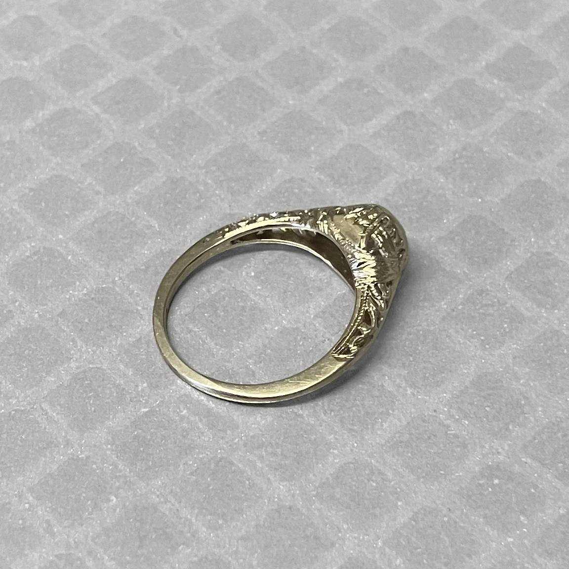 Preowned White Gold and Old European Cut Diamond Filigree Ring