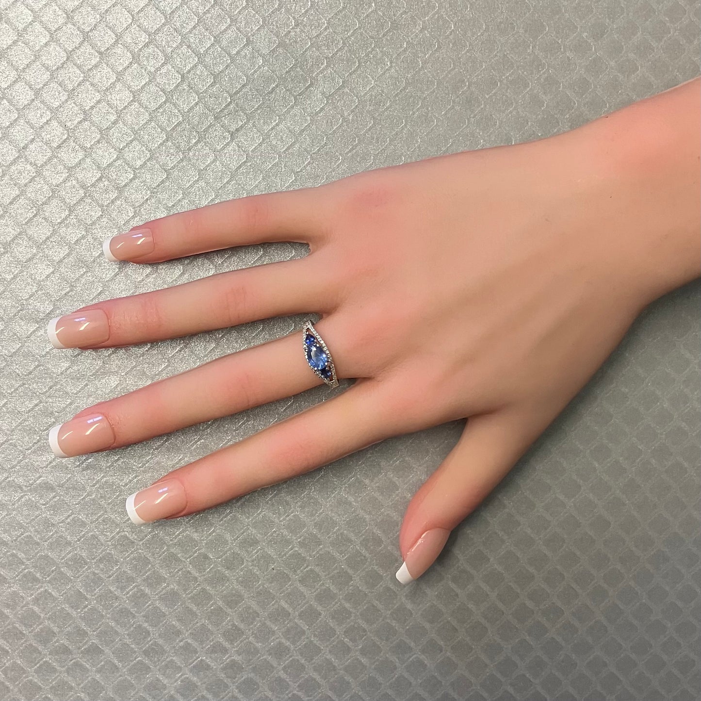 Preowned White Gold and Blue Sapphire Ring