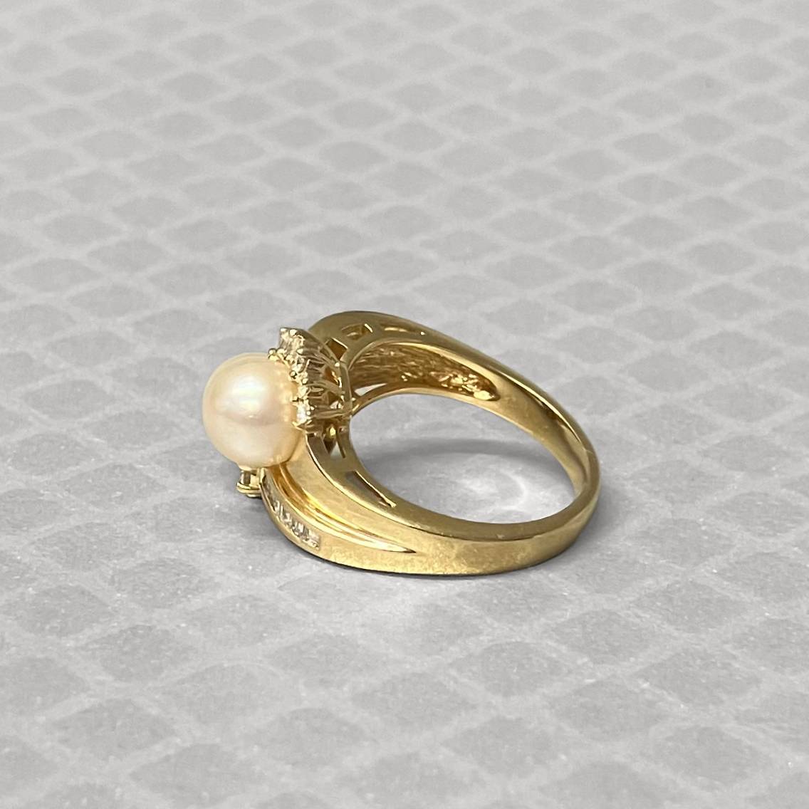 Preowned Yellow Gold Cultured Pearl and Diamond Bypass Ring