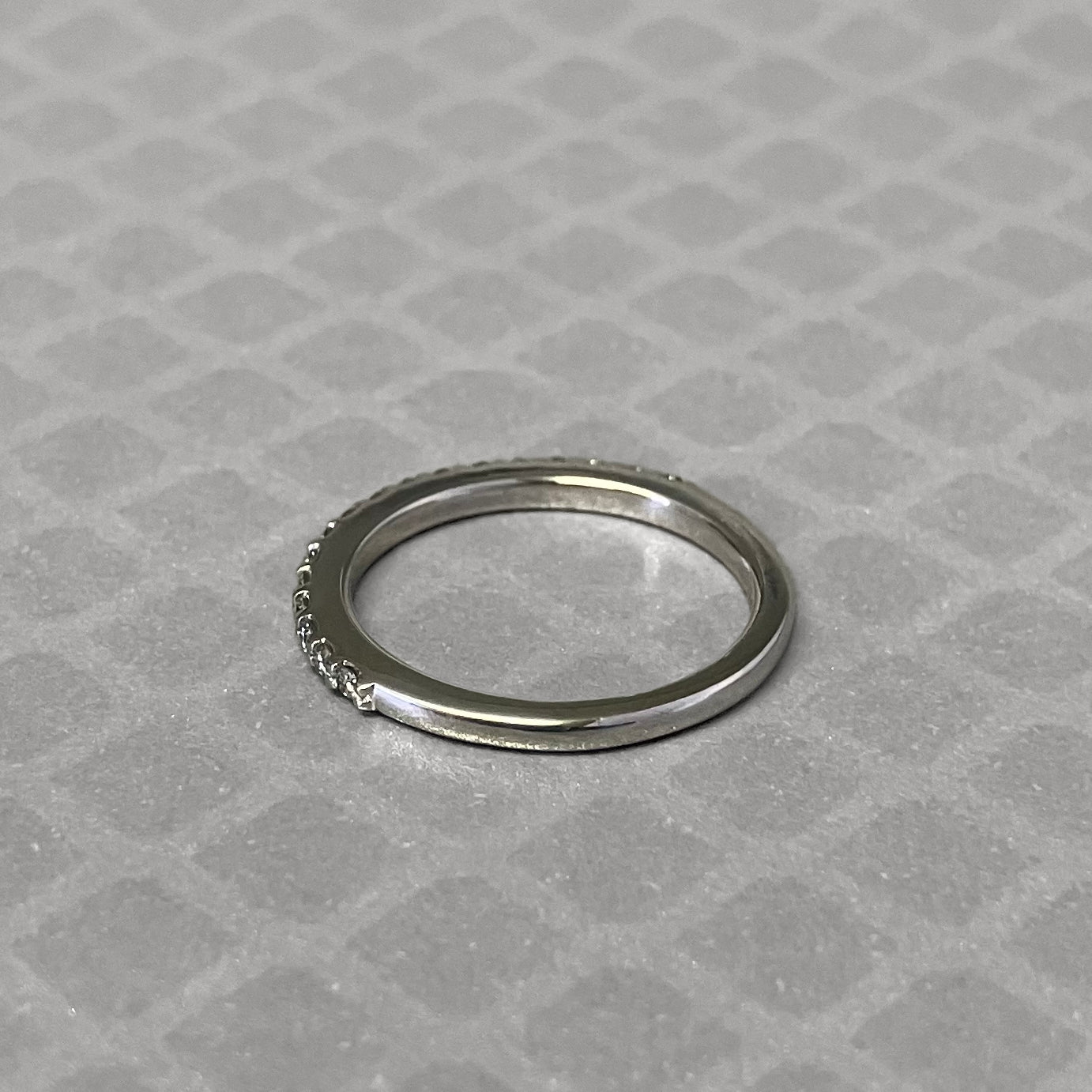 Preowned White Gold and Round Diamond Ring