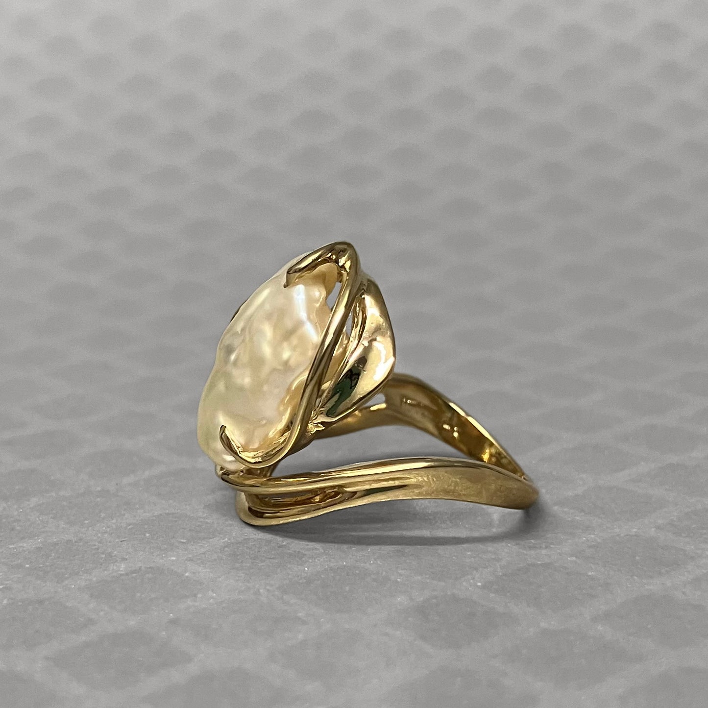 Preowned Yellow Gold Freshwater Cultured Pearl and Diamond Ring