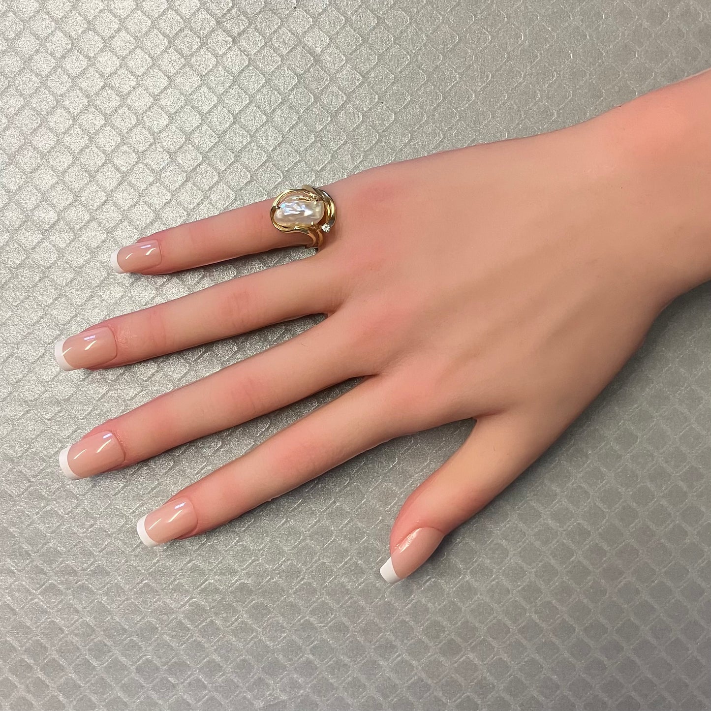 Preowned Yellow Gold Freshwater Cultured Pearl and Diamond Ring