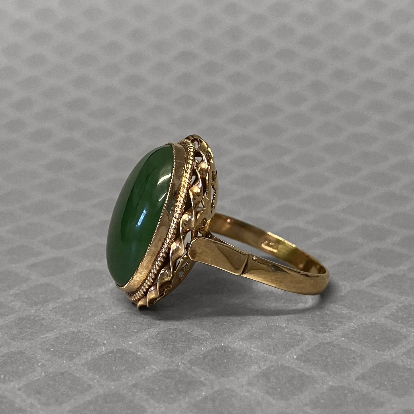 Preowned Yellow Gold and Nephrite Jade Ring