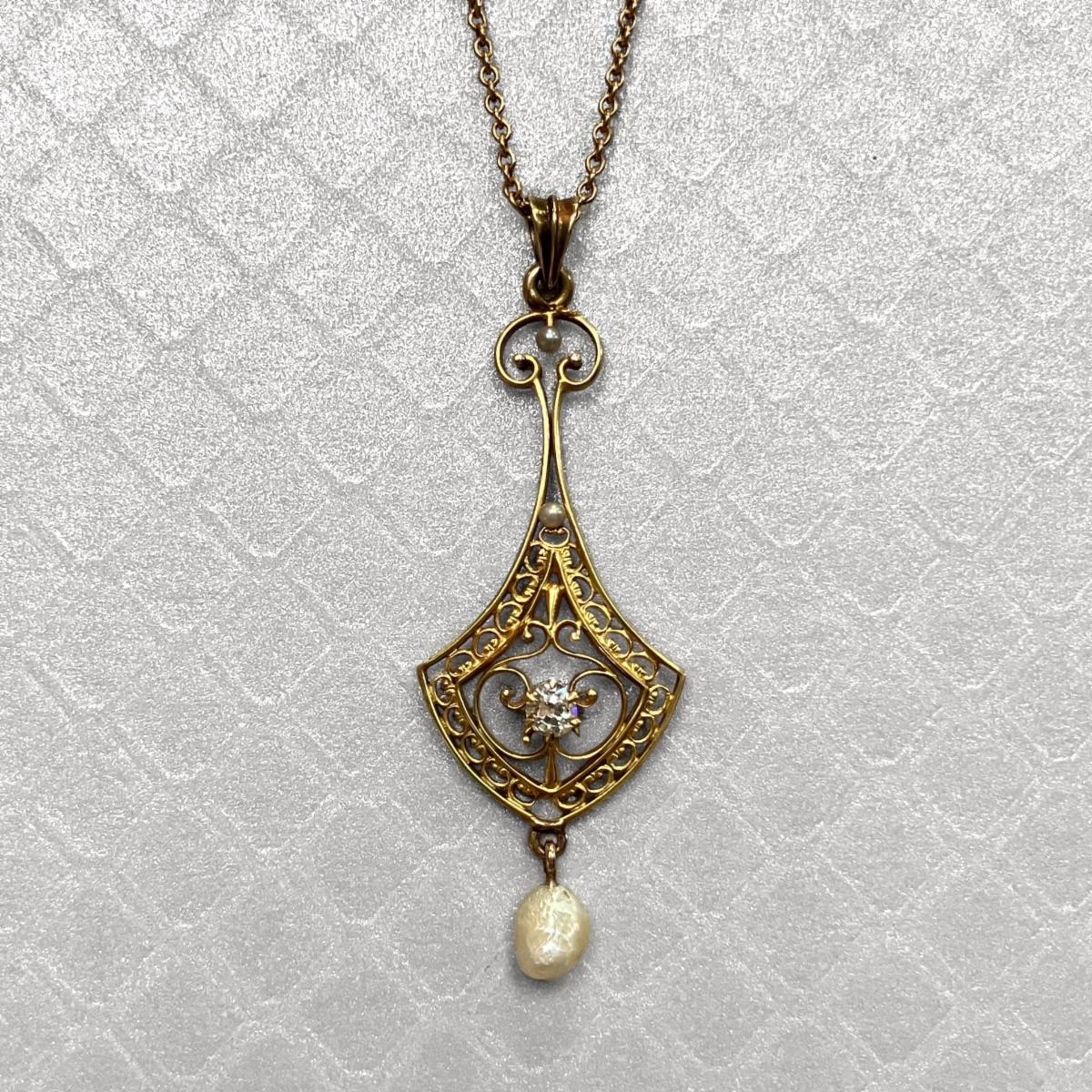 Preowned Yellow Gold Diamond and Pearl Lavalier Pendant