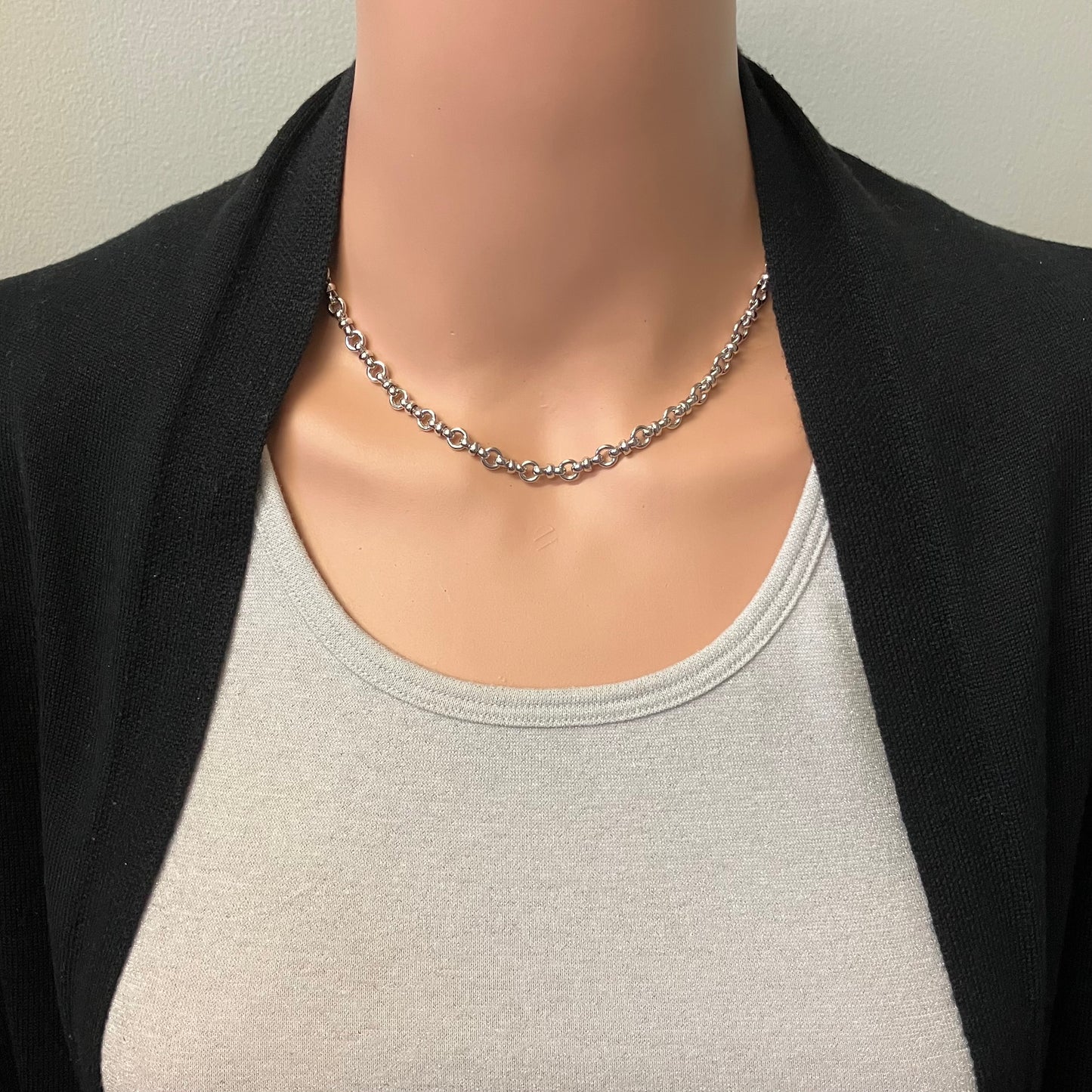 Preowned White Gold Circular Link Collar
