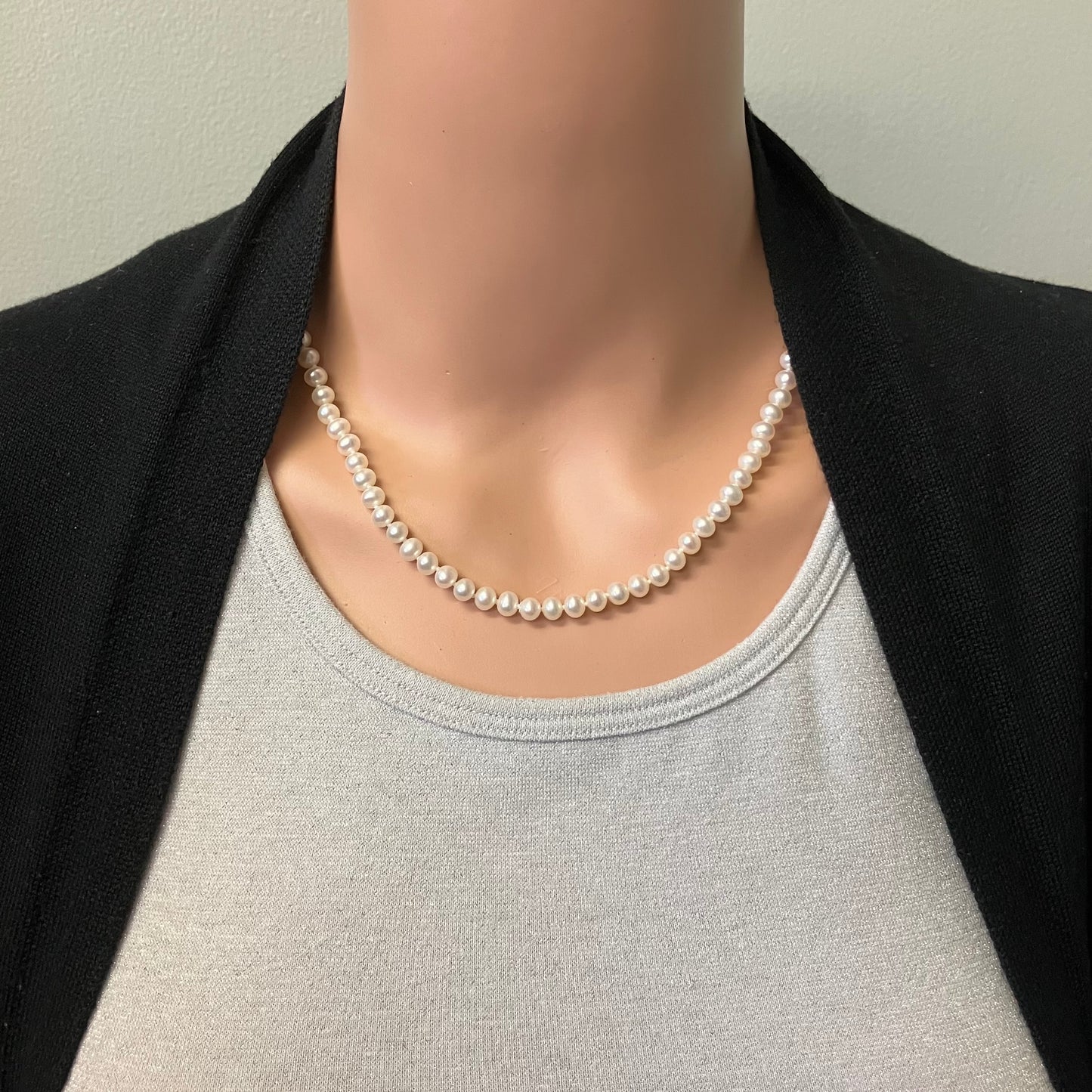 Preowned Yellow Gold and Freshwater Cultured Pearl Necklace