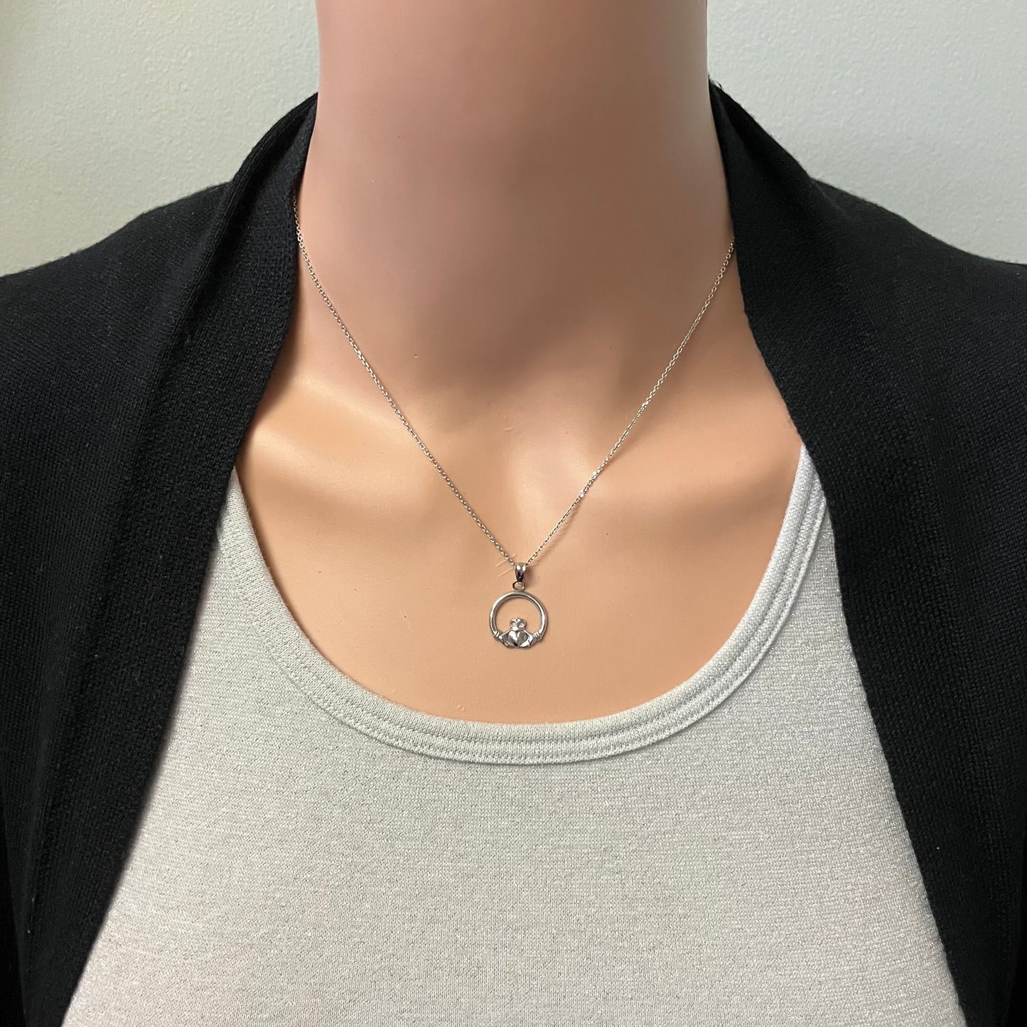 Preowned White Gold Claddagh Pendant
