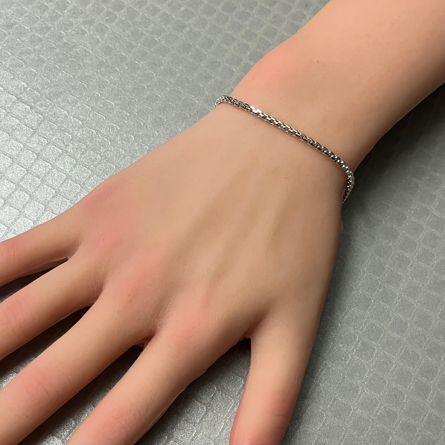 Preowned White Gold Rounded Box Link Bracelet
