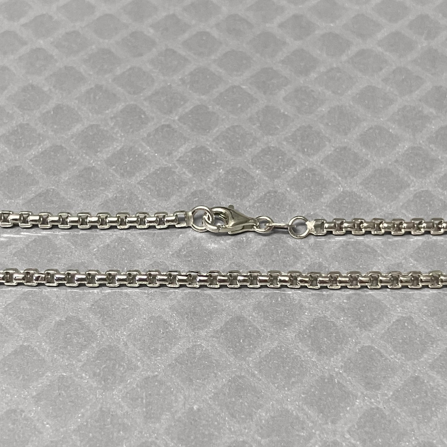 Preowned White Gold Rounded Box Link Bracelet