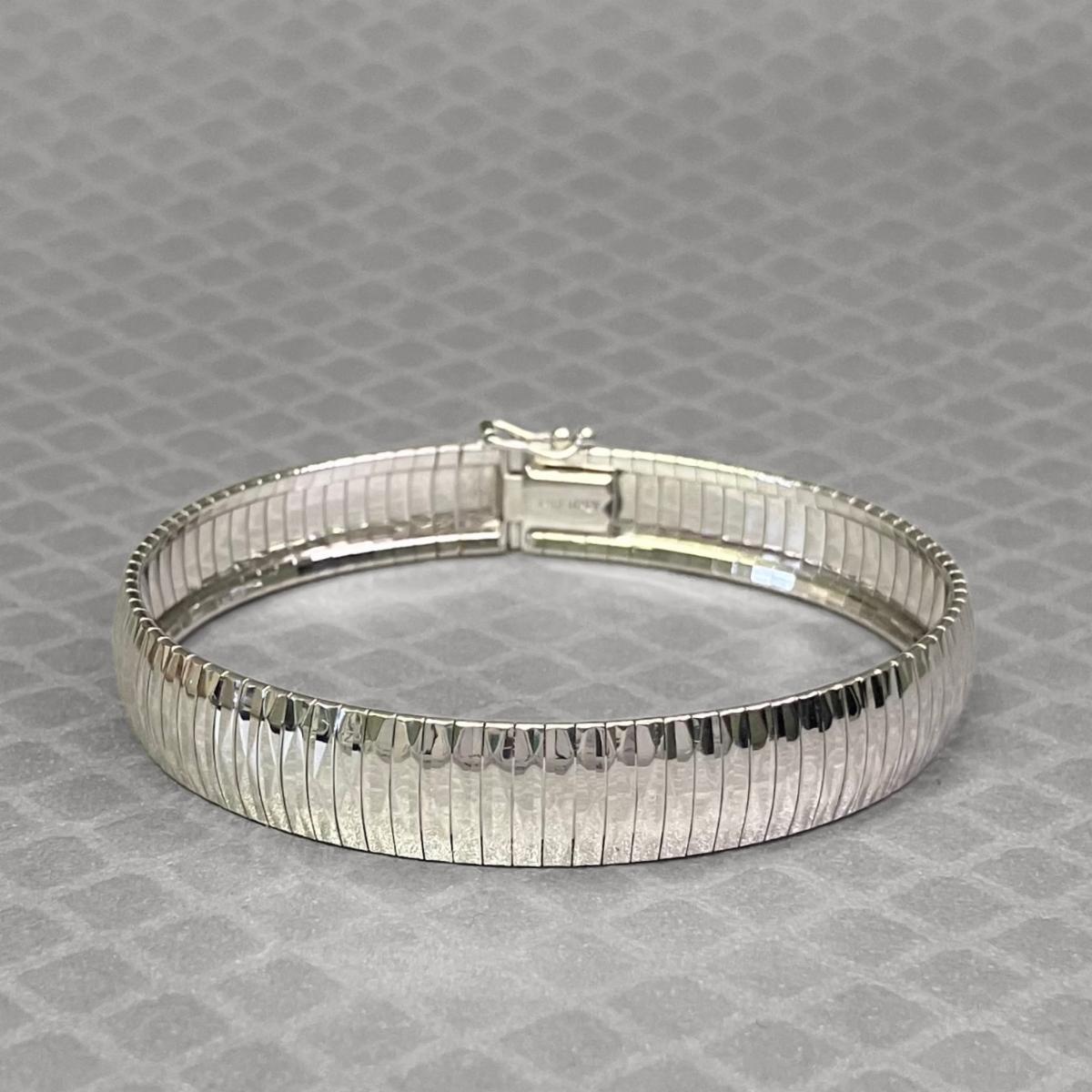 Preowned White Gold Faceted Omega Bracelet