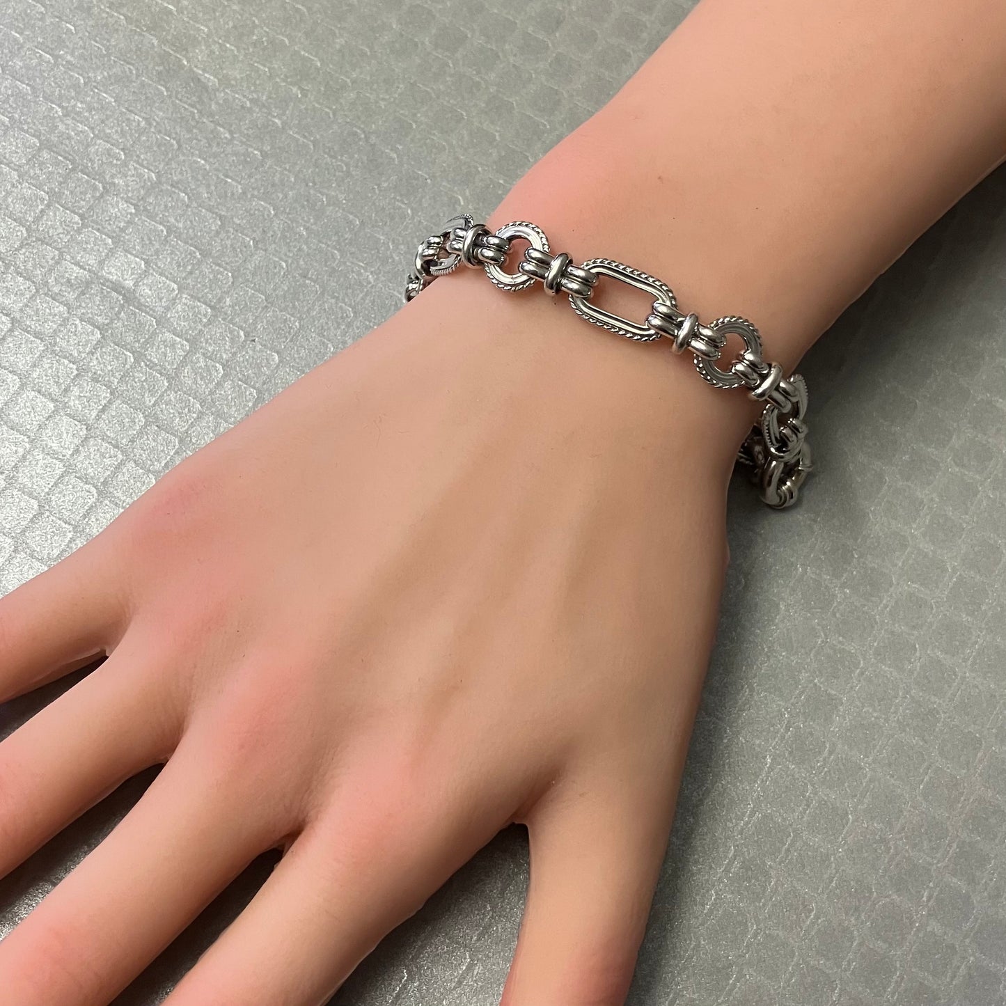 Preowned White Gold Oval and Round Link Bracelet