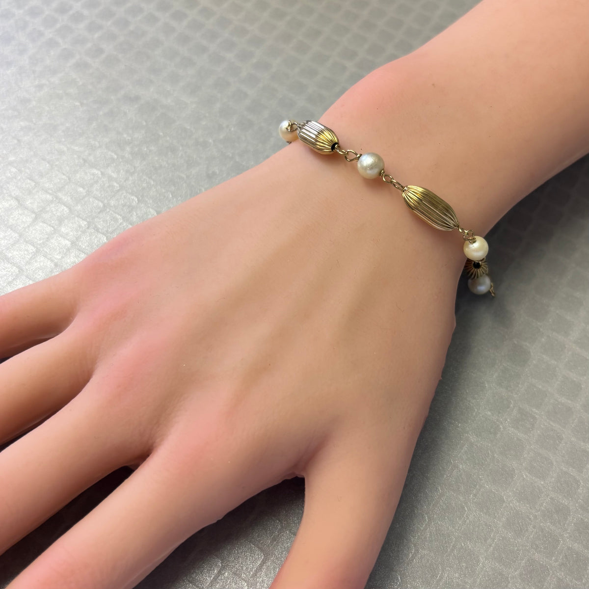 Preowned Yellow Gold Ribbed Bead and Pearl Bracelet