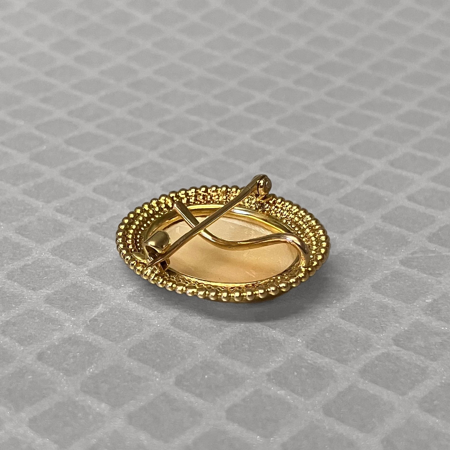 Preowned Yellow Gold and Shell Cameo Brooch