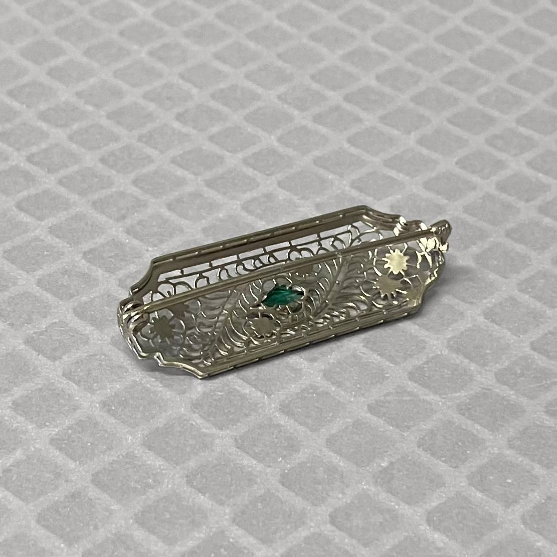 Preowned White Gold and Imitation Green Stone Marquise Bar Pin