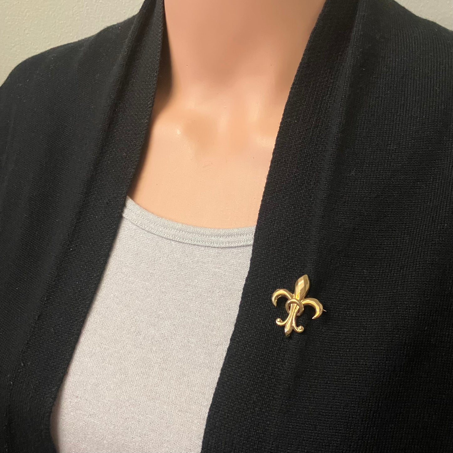 Preowned Yellow Gold Faceted Fleur de Lis Brooch