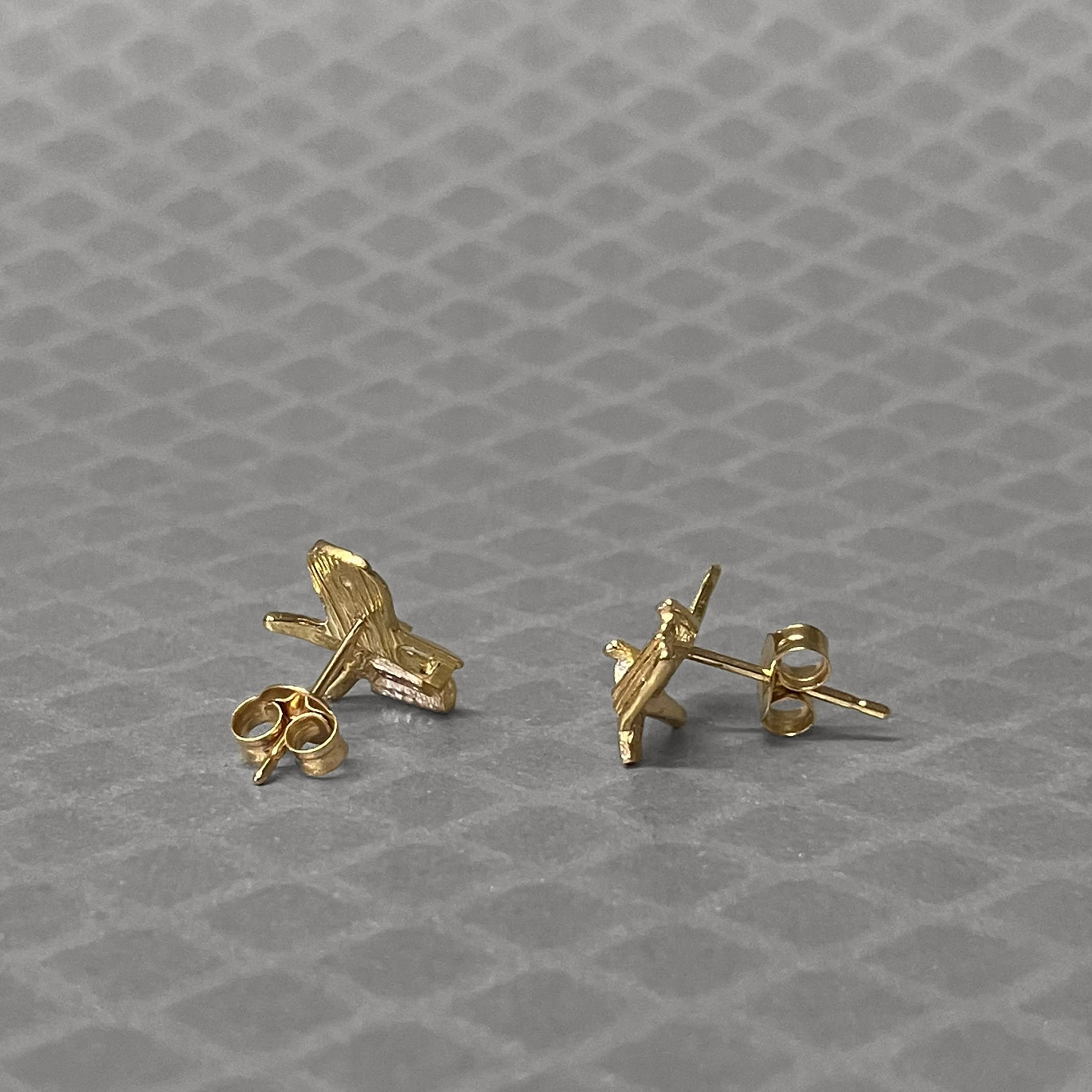 Preowned Yellow Gold Adirondack Chair Stud Earrings