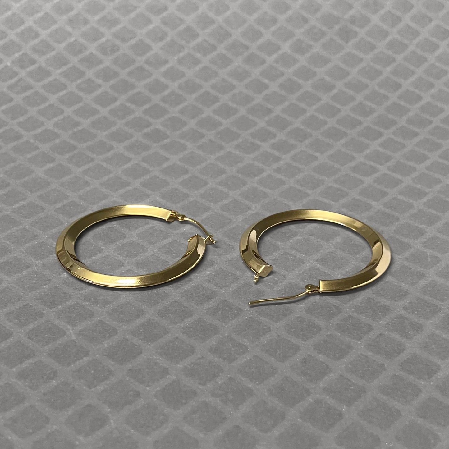 Preowned Yellow Gold Knife Edge Hoop Earrings