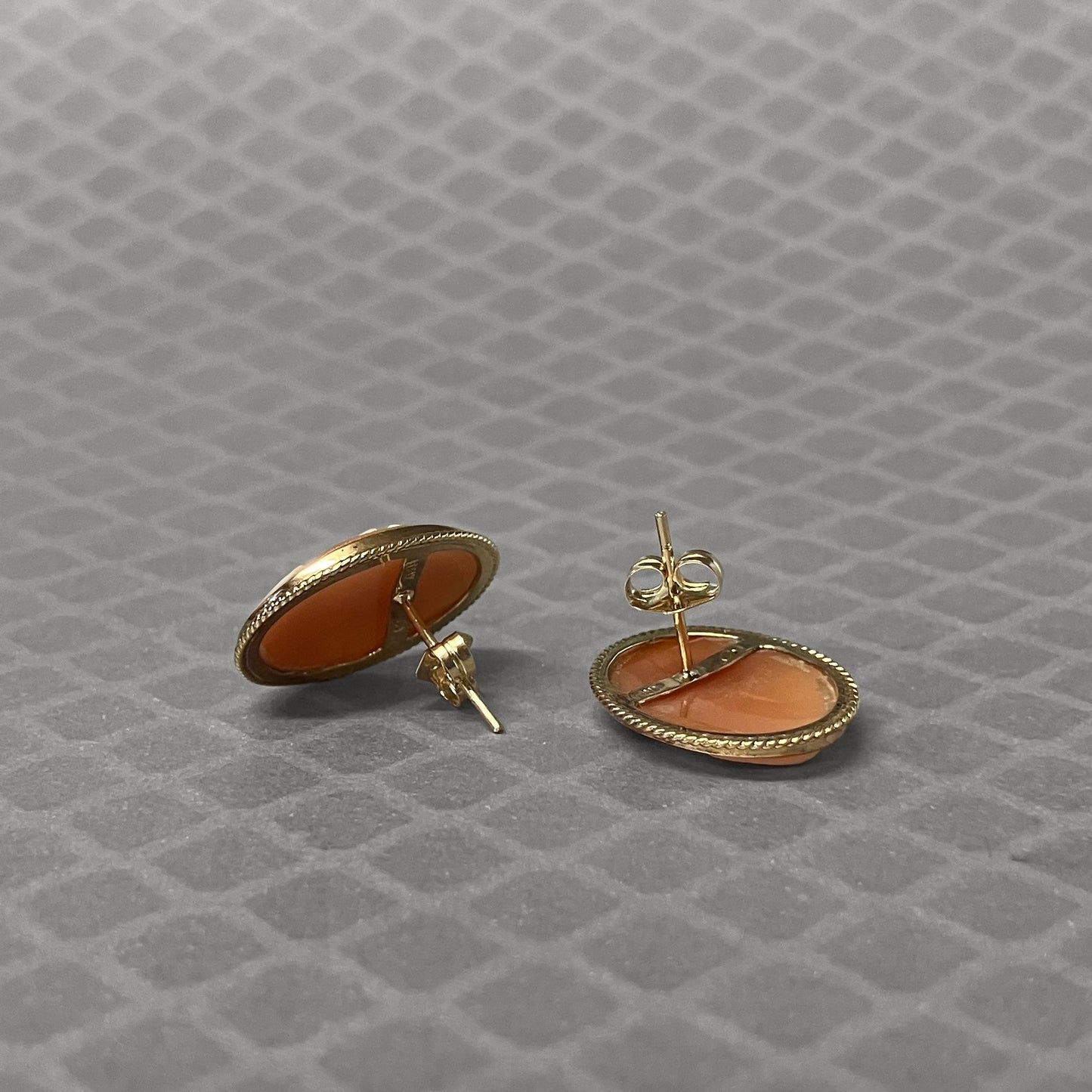 Preowned Yellow Gold and Shell Cameo Earrings