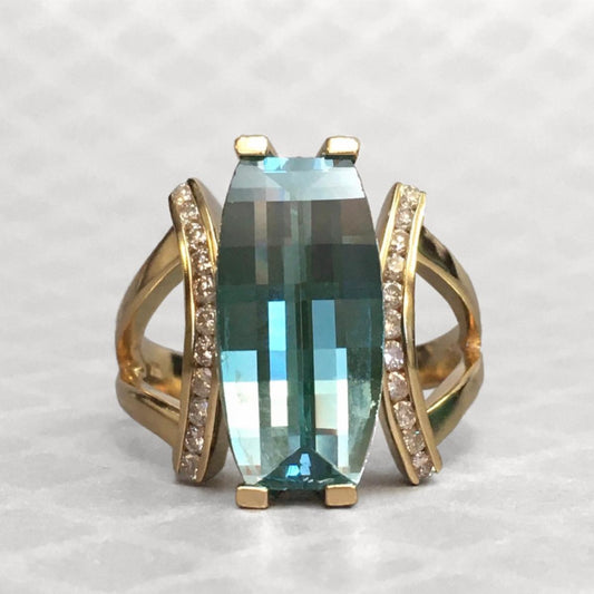 Preowned Yellow Gold Synthetic Blue Spinel and Diamond Ring