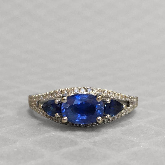 Preowned White Gold and Blue Sapphire Ring