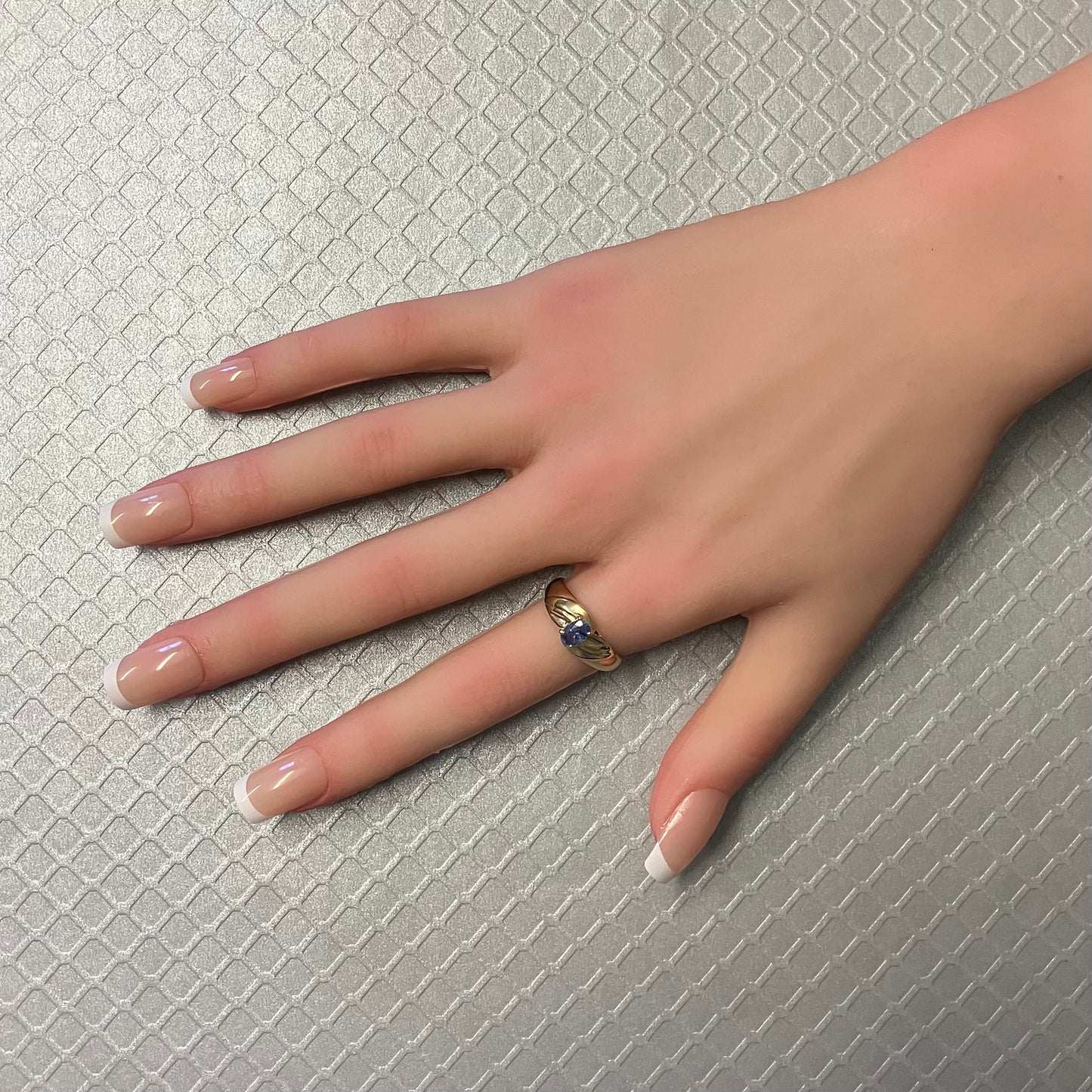 Preowned Yellow Gold and Blue Sapphire Ring