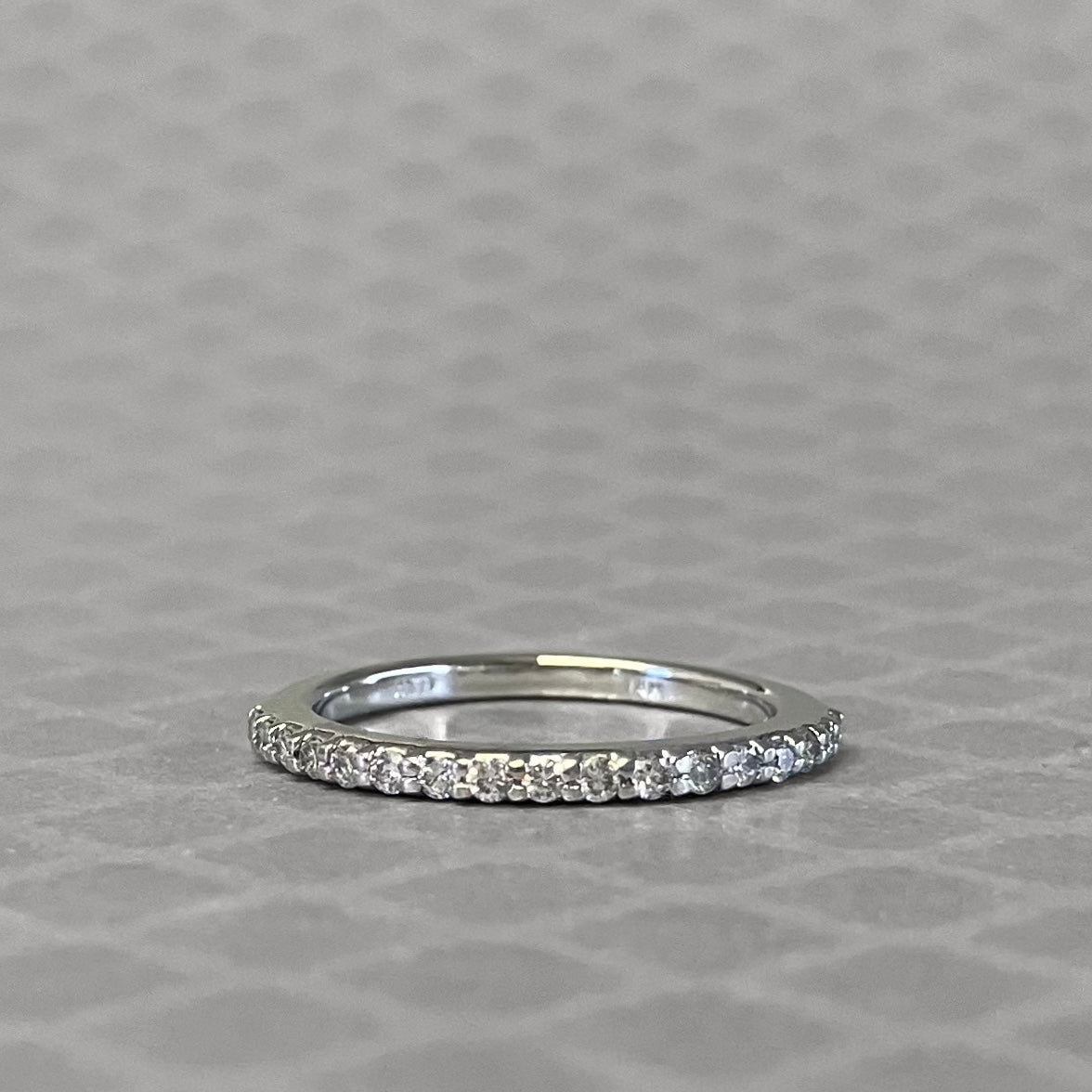 Preowned White Gold and Round Diamond Ring