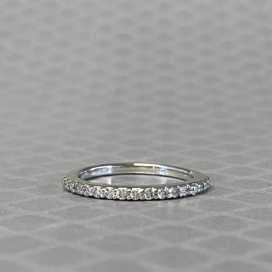 Preowned White Gold and Round Diamond Ring