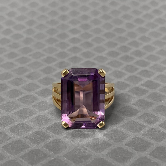 Preowned Yellow Gold and Emerald Cut Amethyst Ring