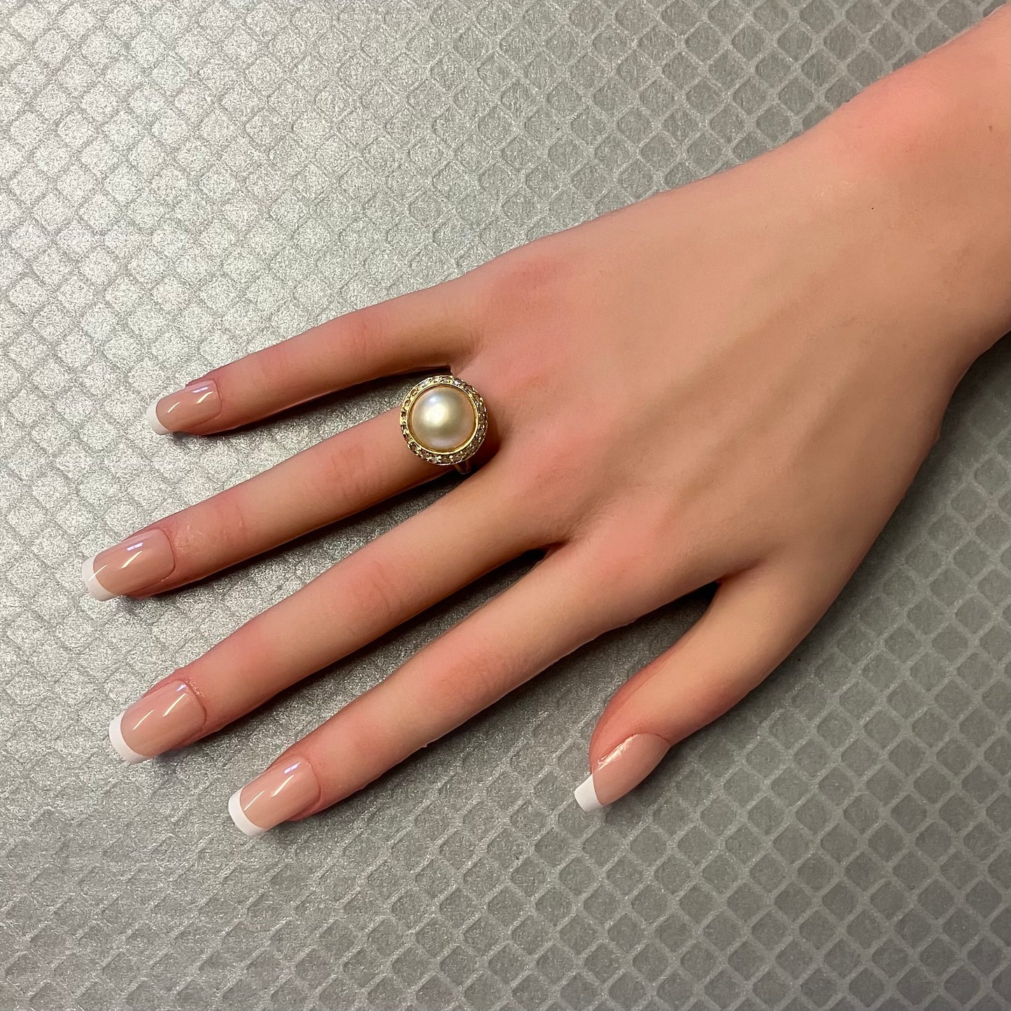 Preowned Yellow Gold Mabe' Pearl and Diamond Ring