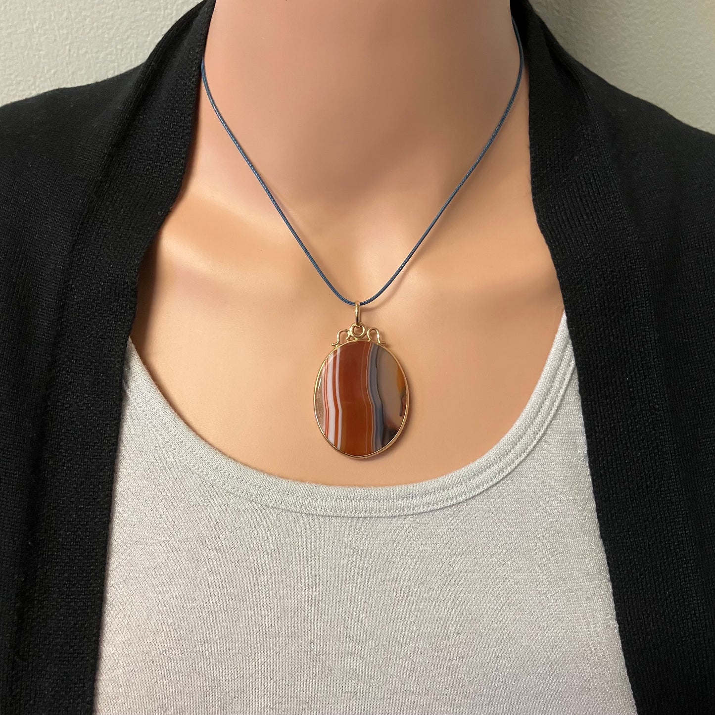 Preowned Yellow Gold Oval Agate Pendant