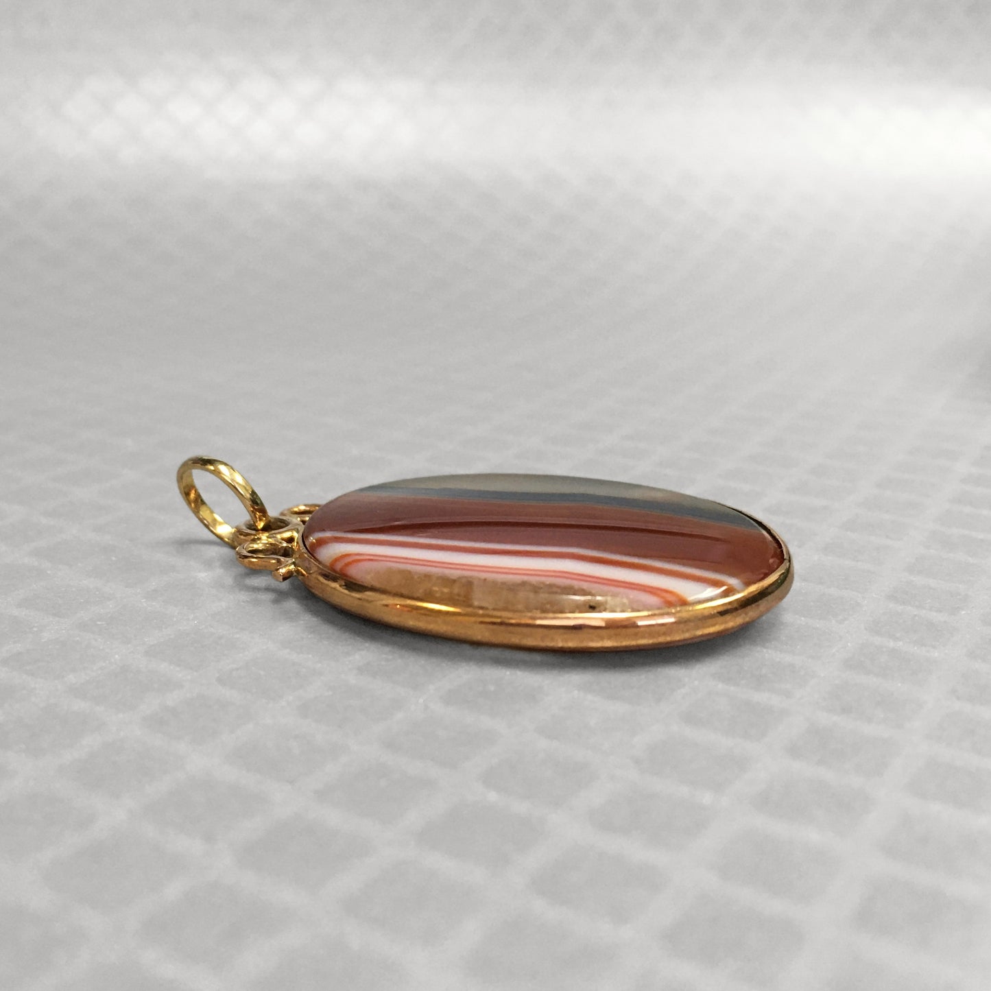 Preowned Yellow Gold Oval Agate Pendant