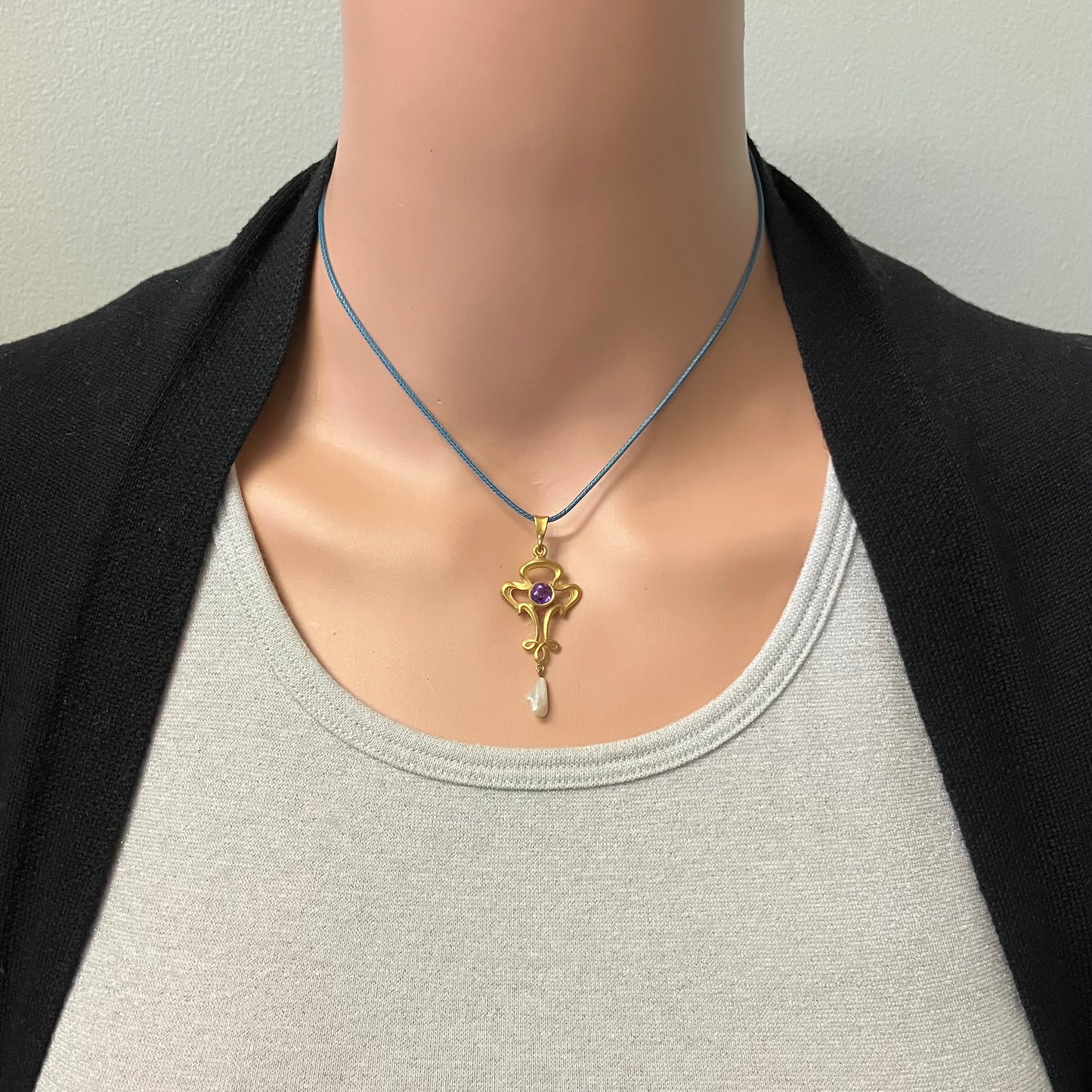 Preowned Yellow Gold Amethyst and Angel Wing Pearl Lavalier Pendant