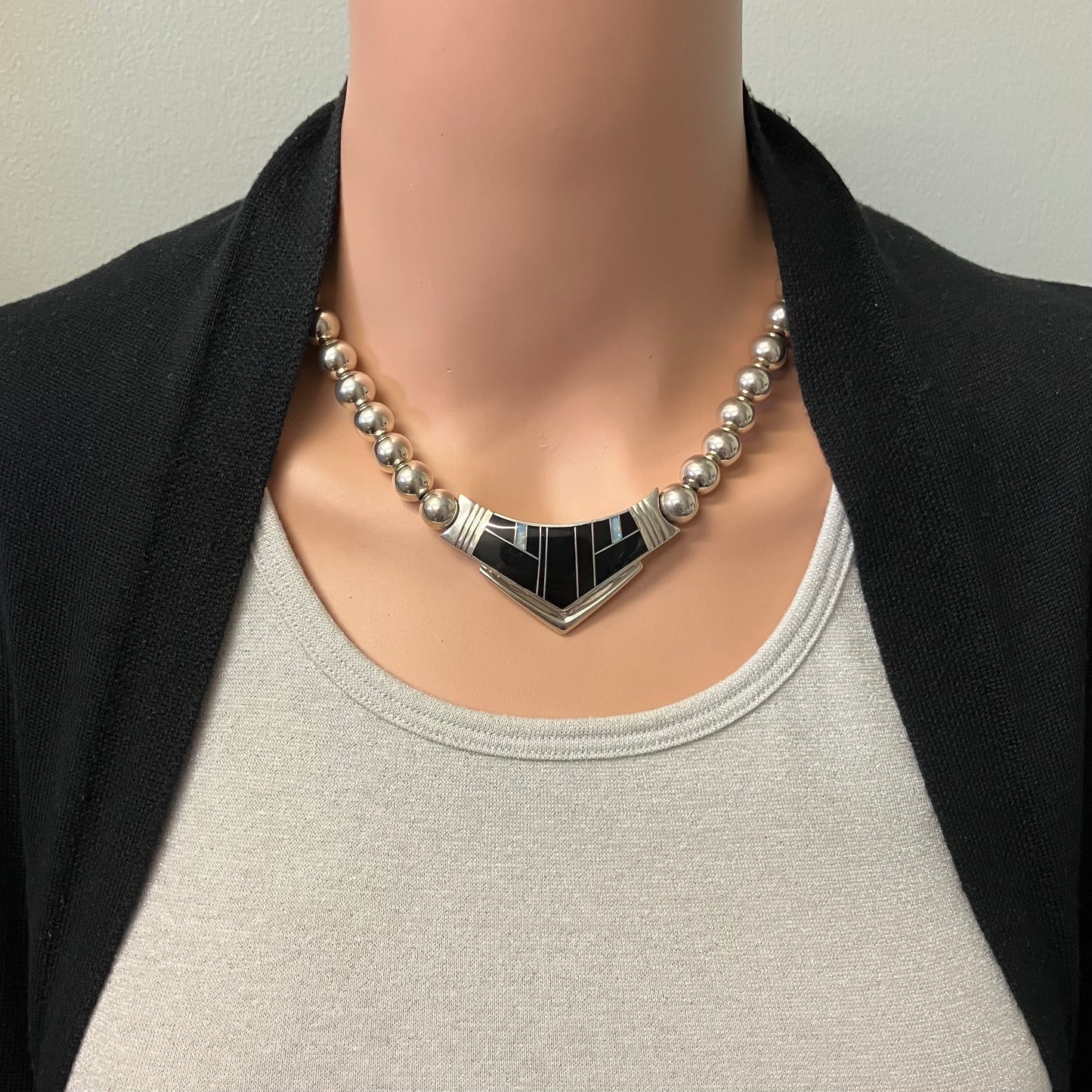 Preowned Sterling Silver Opal and Onyx Ray Tracey Knife Wing Collar