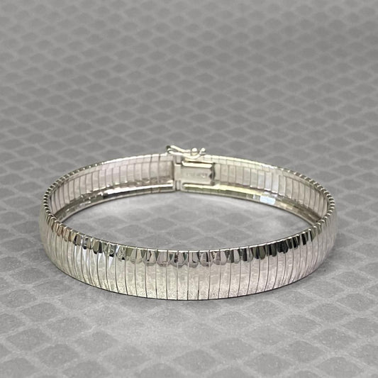 Preowned White Gold Faceted Omega Bracelet