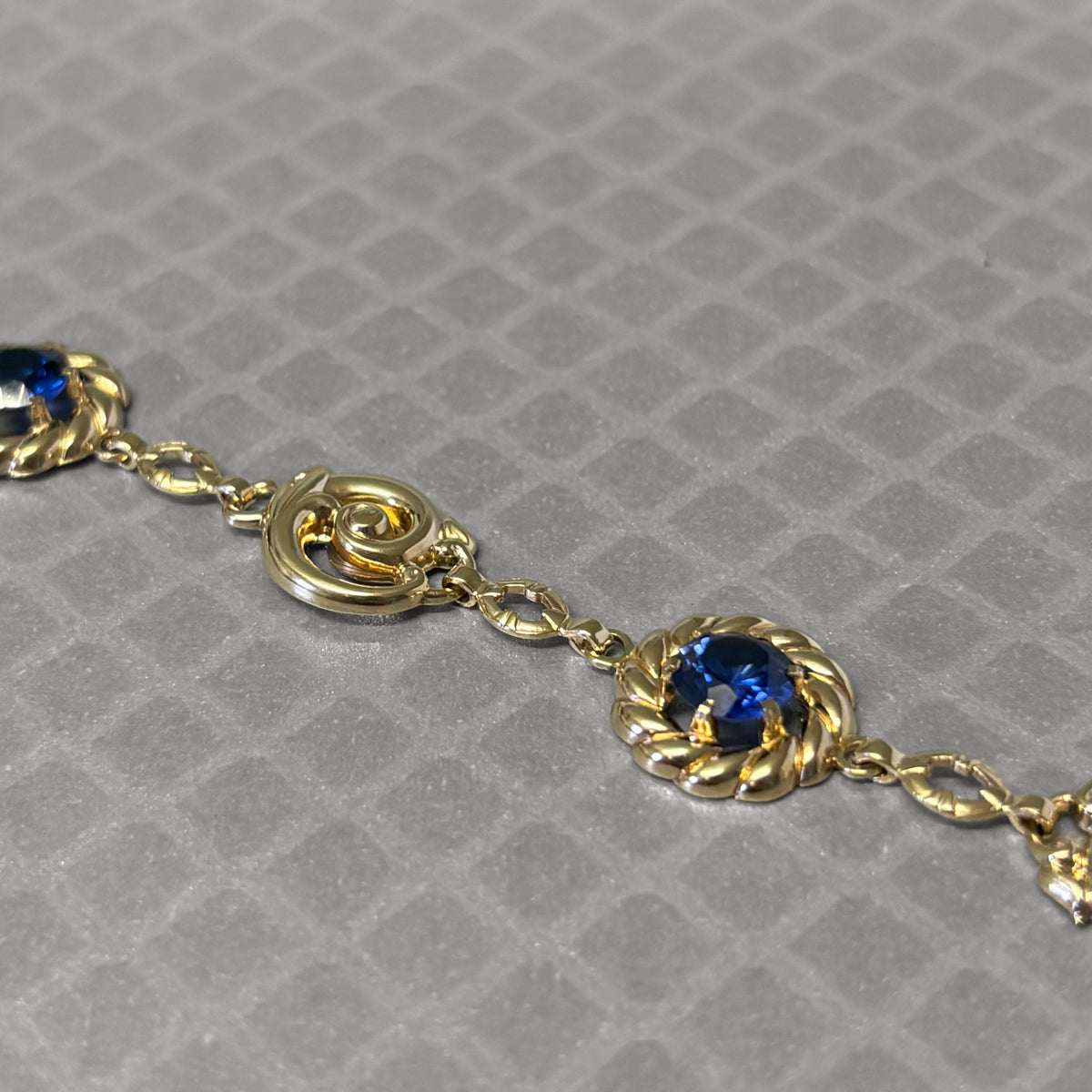 Preowned Yellow Gold and Simulated Blue Stone Fancy Link Bracelet