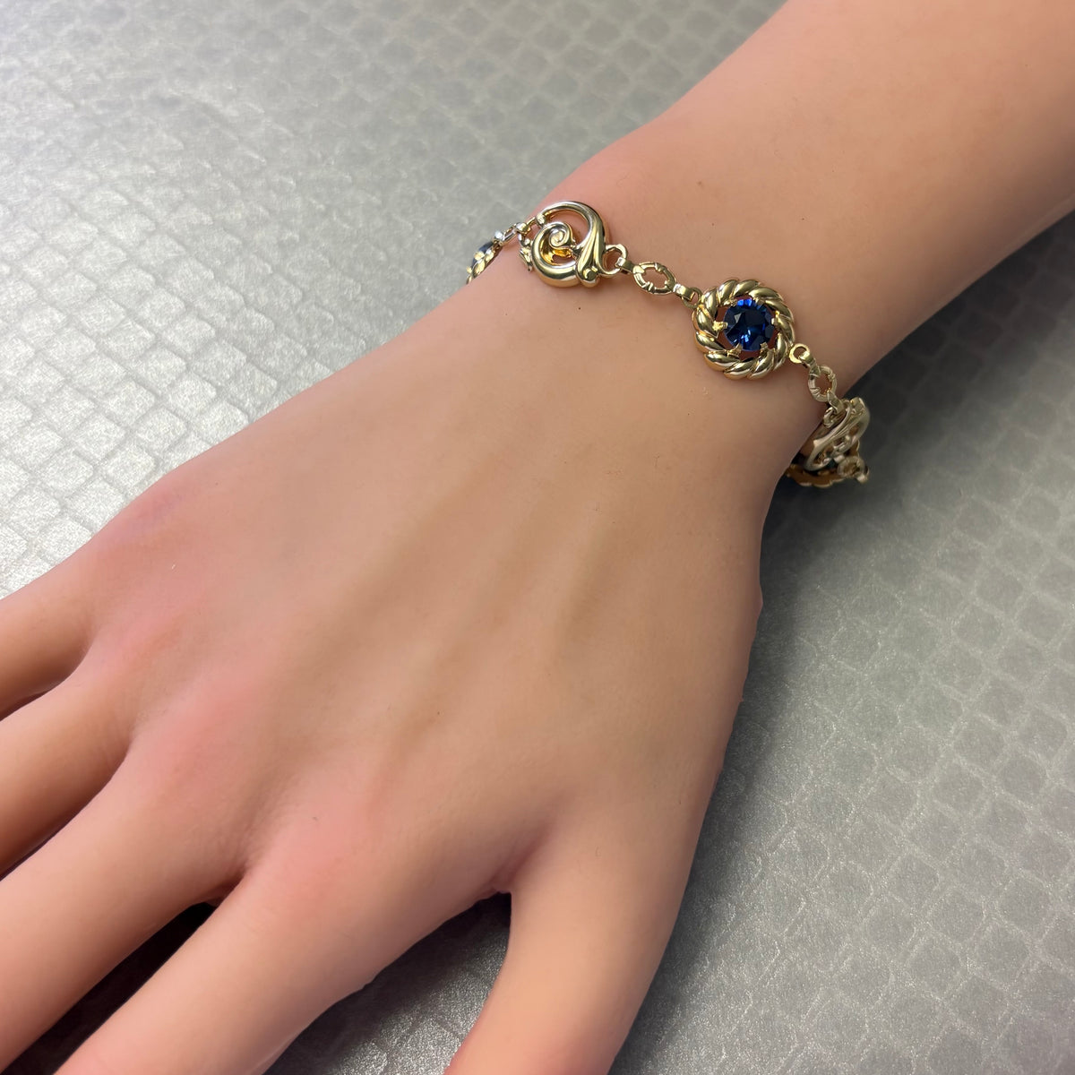 Preowned Yellow Gold and Simulated Blue Stone Fancy Link Bracelet
