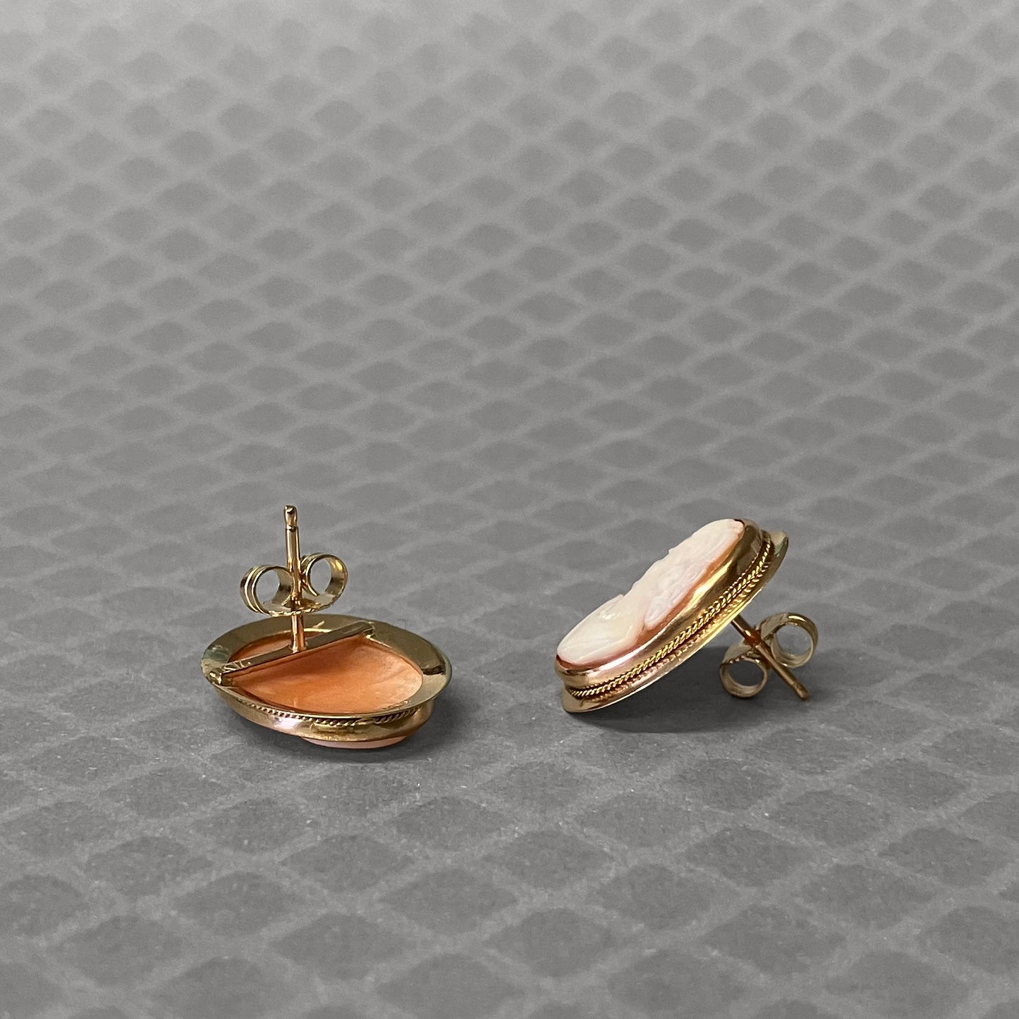 Preowned Yellow Gold and Shell Cameo Bezel Set Stud Earrings