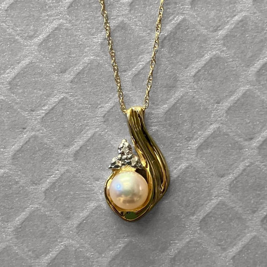 Preowned Yellow Gold Freshwater Cultured Pearl and Diamond Swirl Pendant