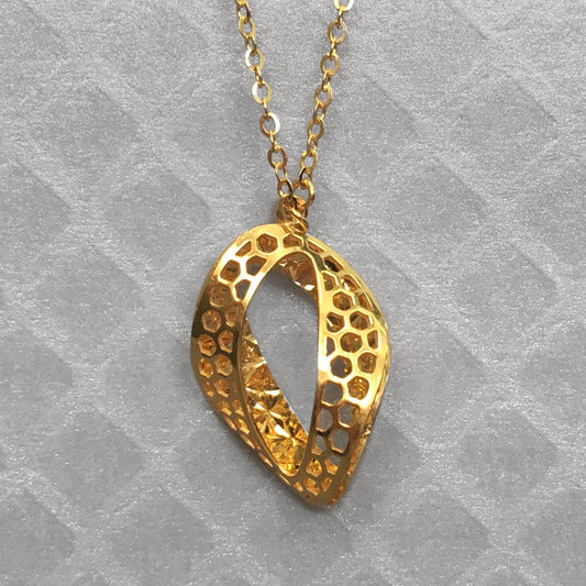 Preowned Yellow Gold Honeycomb Pendant