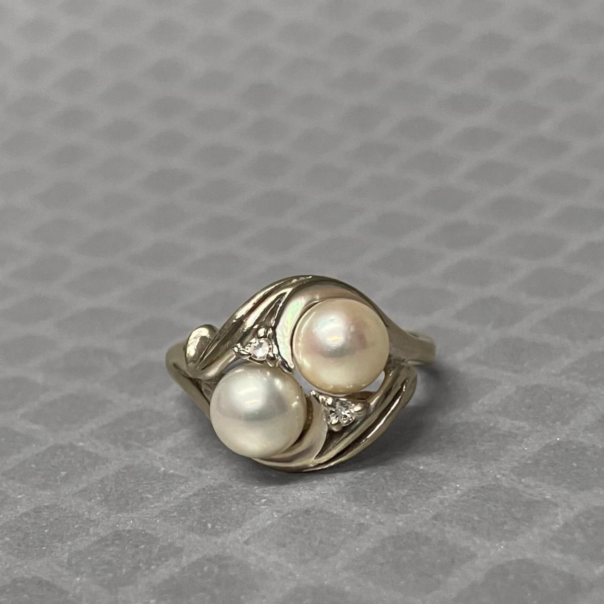 Preowned White Gold Pearl and Diamond Offset Ring