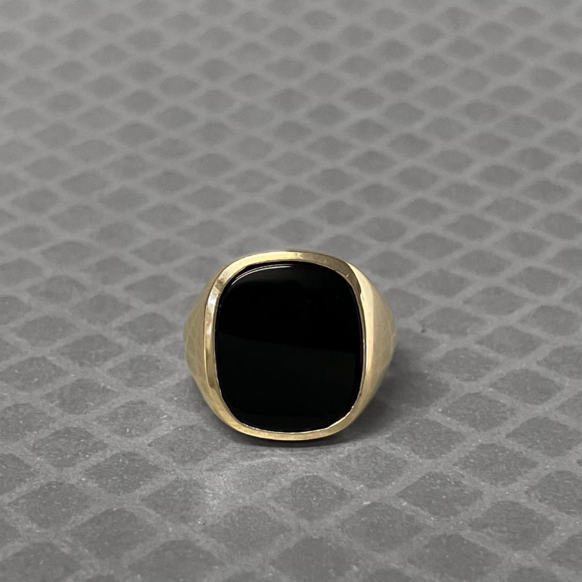 Preowned Yellow Gold and Cushion Onyx Ring