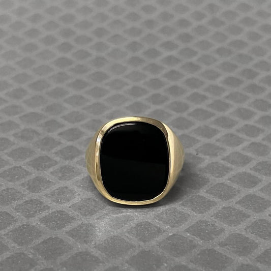 Preowned Yellow Gold and Cushion Onyx Ring