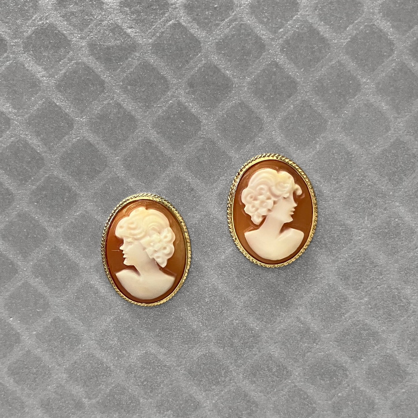 Preowned Yellow Gold and Shell Cameo Earrings