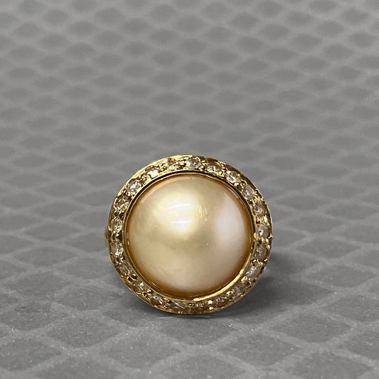 Preowned Yellow Gold Mabe' Pearl and Diamond Ring