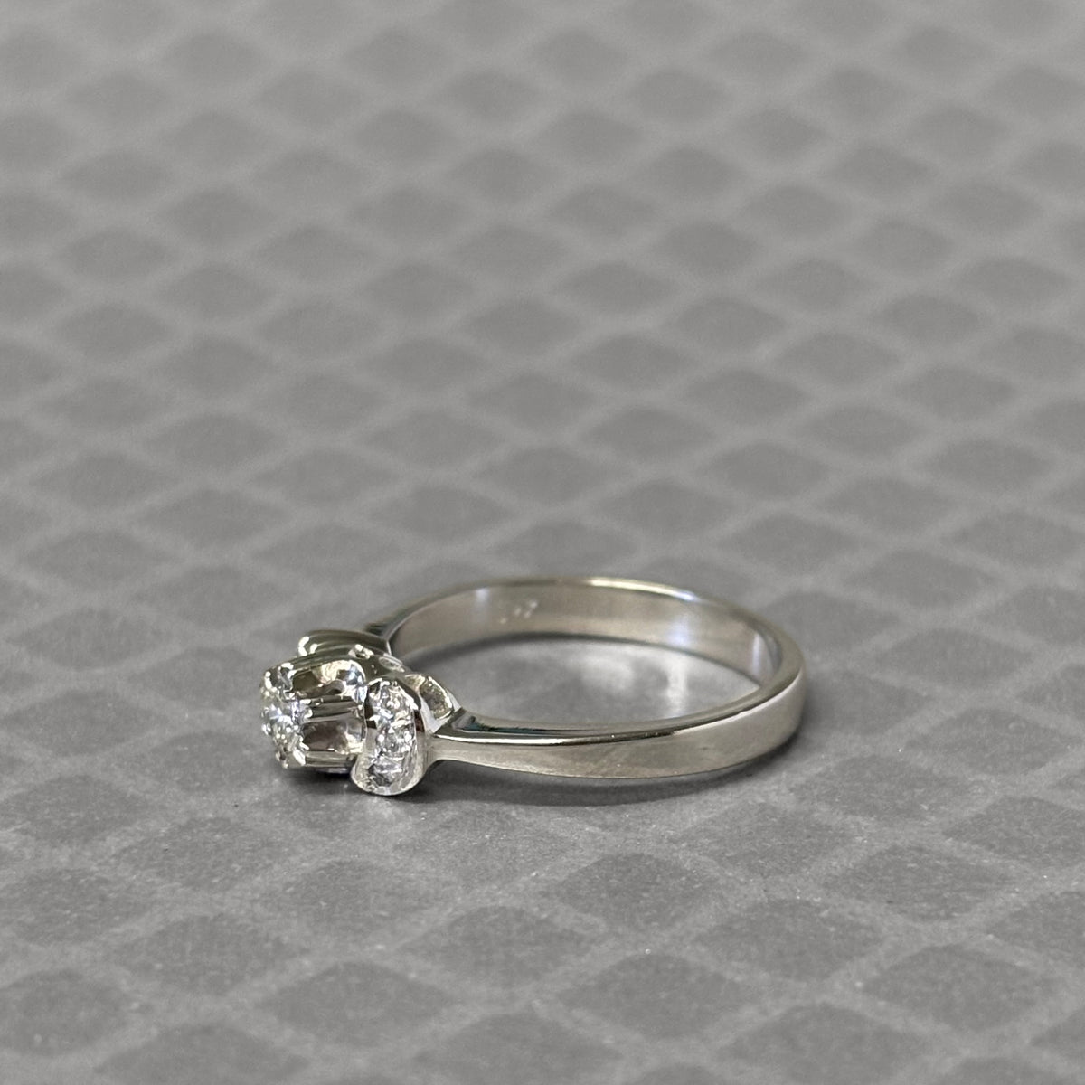 Preowned White Gold and Diamond Design Ring